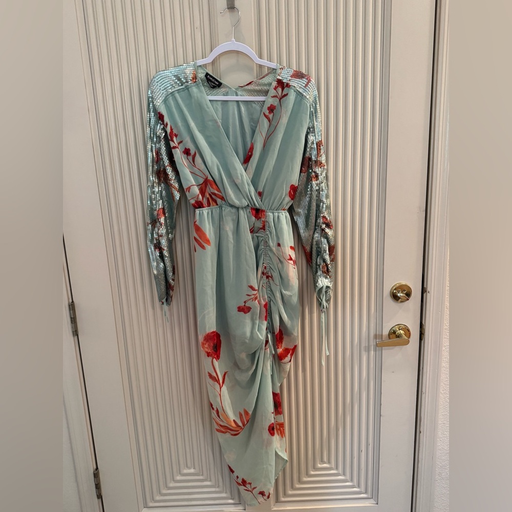 bebe Floral Wrap Dress in Mint and Red Small